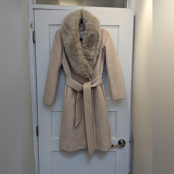 Club Monaco Lenoria Belted Wool Coat with Faux-Fur Collar - Picture 8 of 16